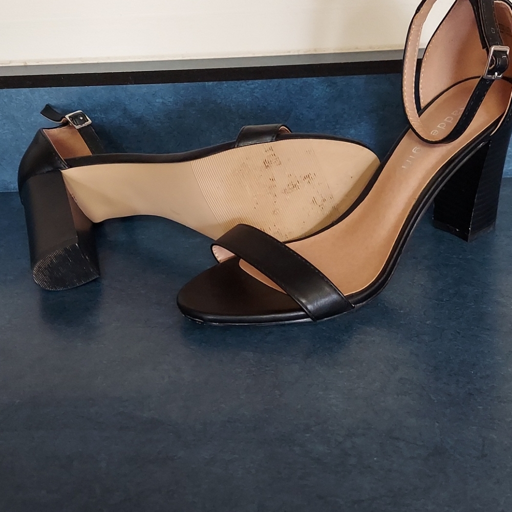 Madden Girl Black high heel shoe size 8 - Picture 2 of 6